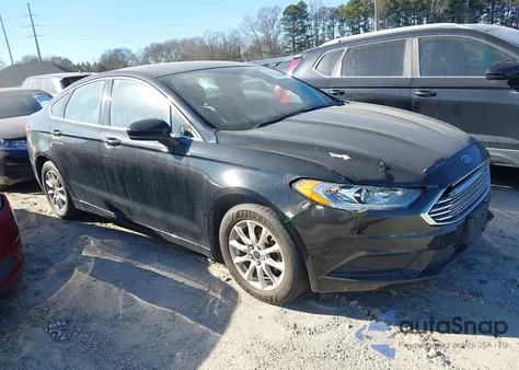 2017 Ford Fusion S z USA, uszkodzony, nr VIN 3FA6P0G72HR301153